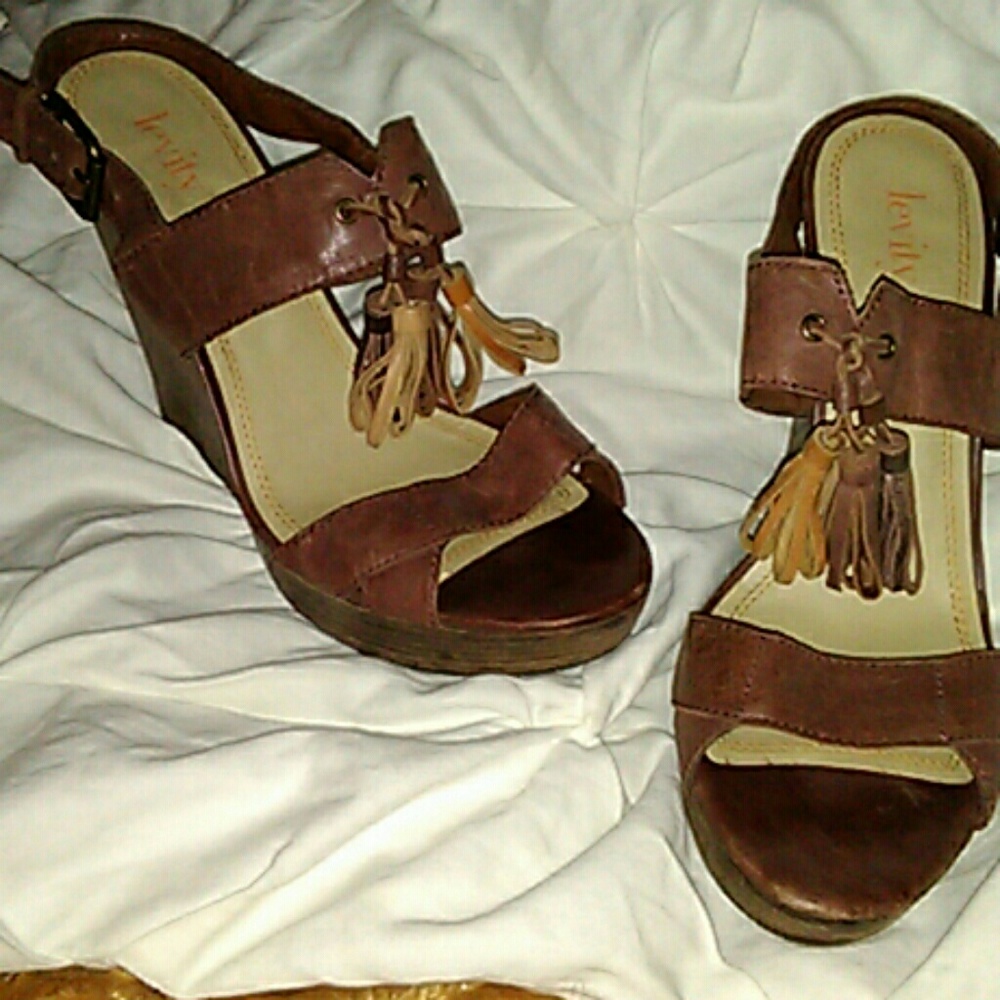 Woman size 9m shoes